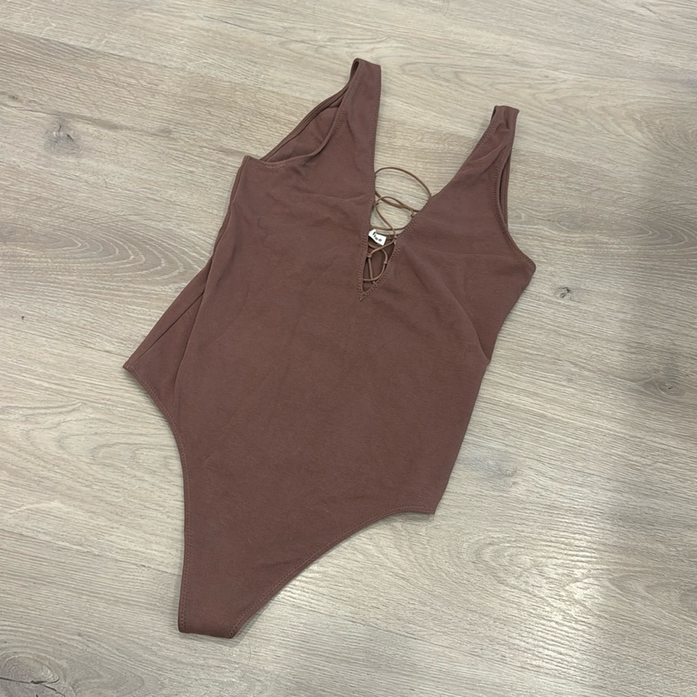 Wilfred medium body suit